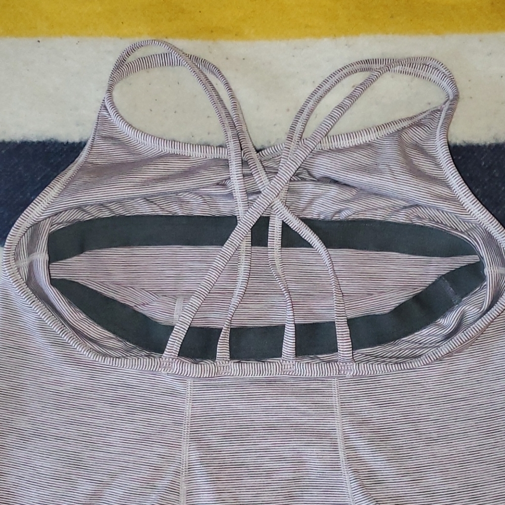 Manduka Tank - Picture 3 of 4